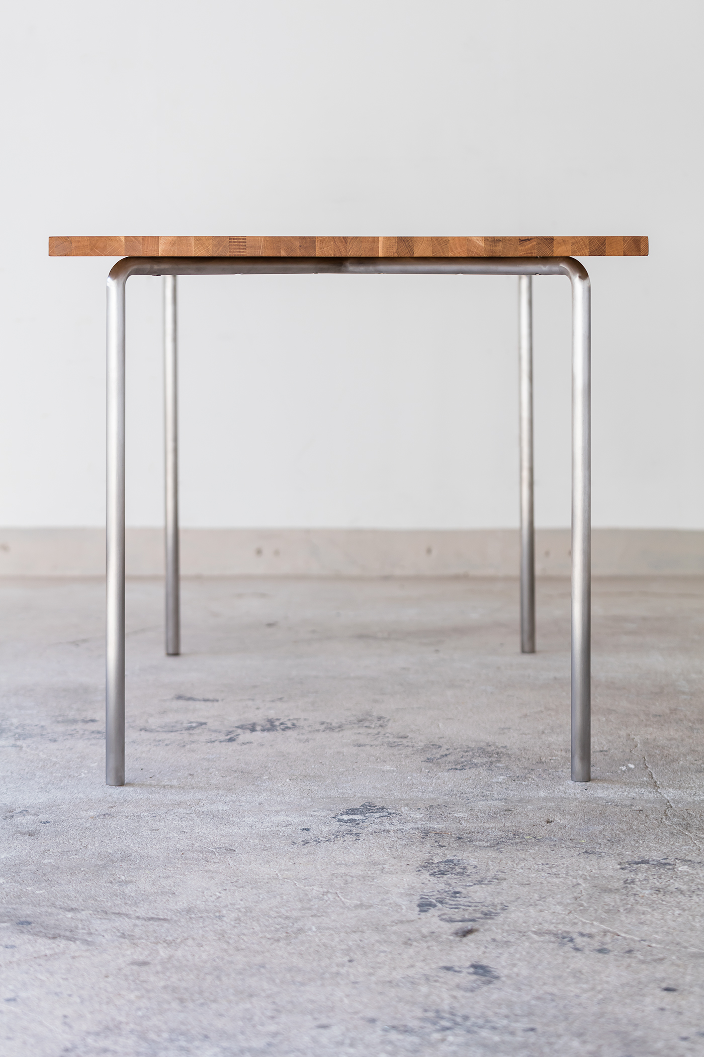 テーブルの脚『ku』 – 田中郁恵設計室