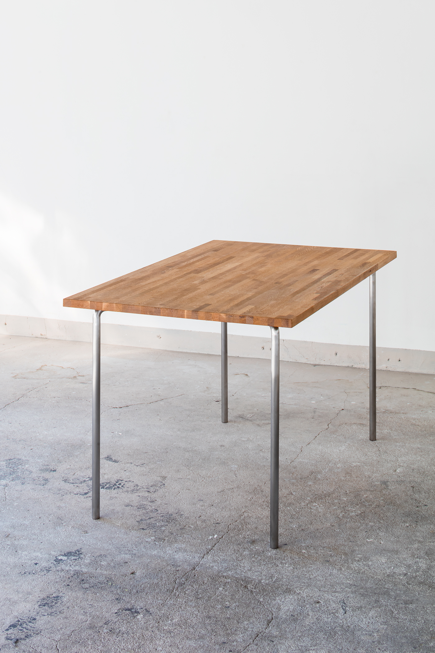 テーブルの脚『ku』 – 田中郁恵設計室